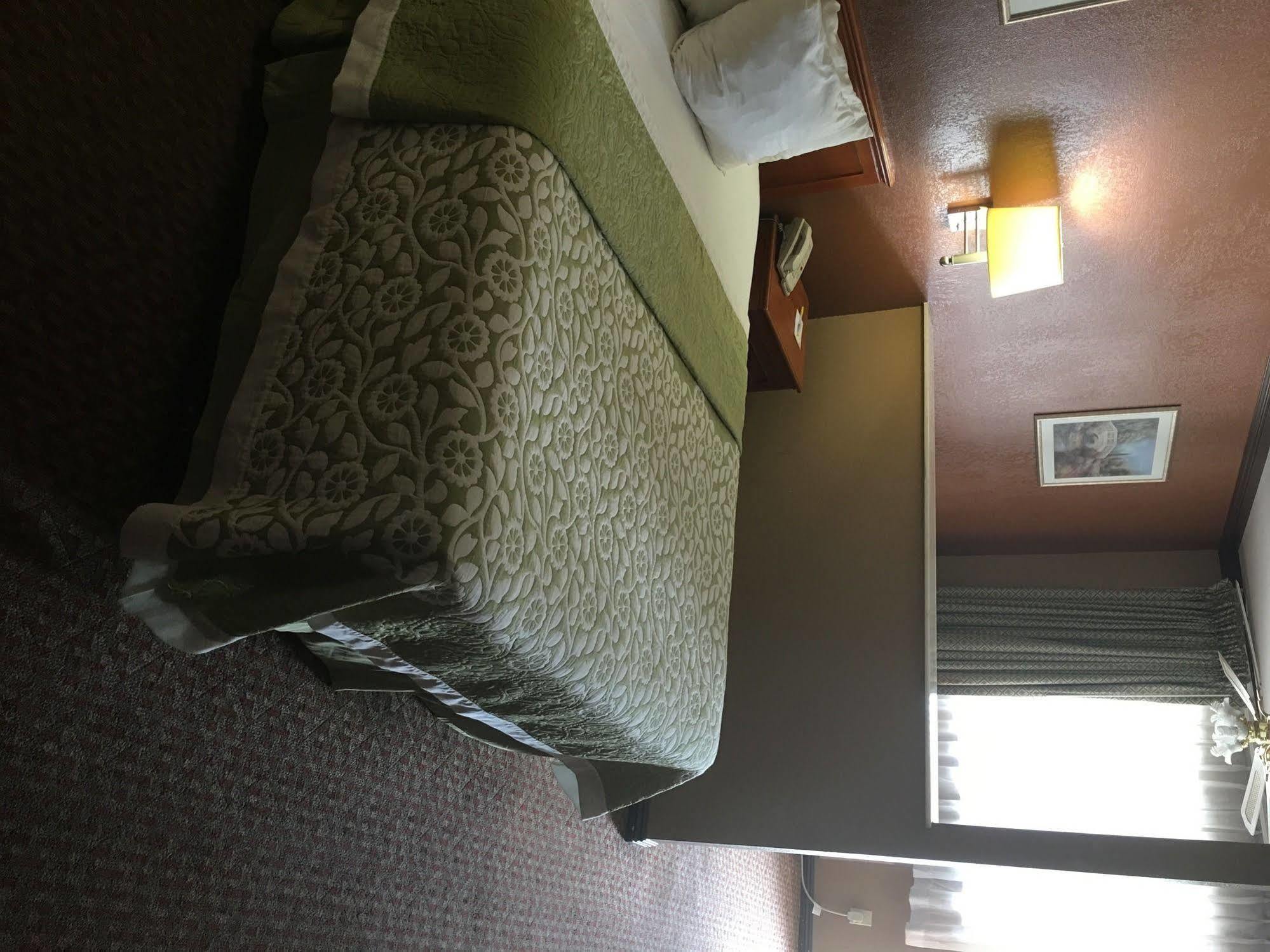 Days Inn By Wyndham Bishop Buitenkant foto