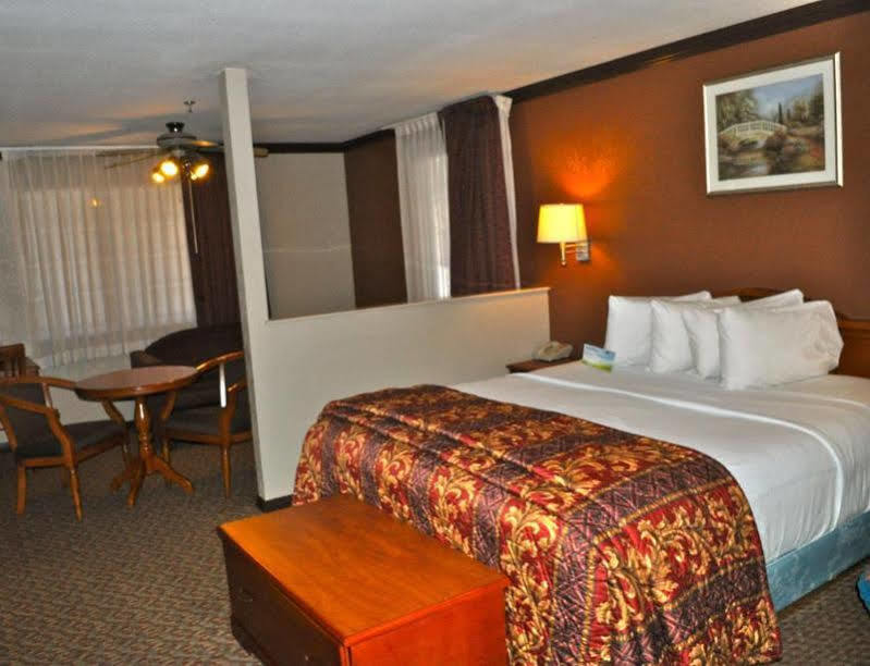 Days Inn By Wyndham Bishop Buitenkant foto