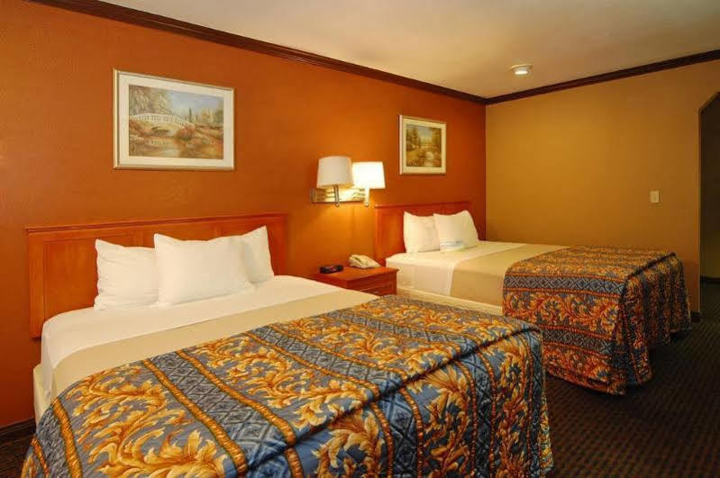 Days Inn By Wyndham Bishop Buitenkant foto