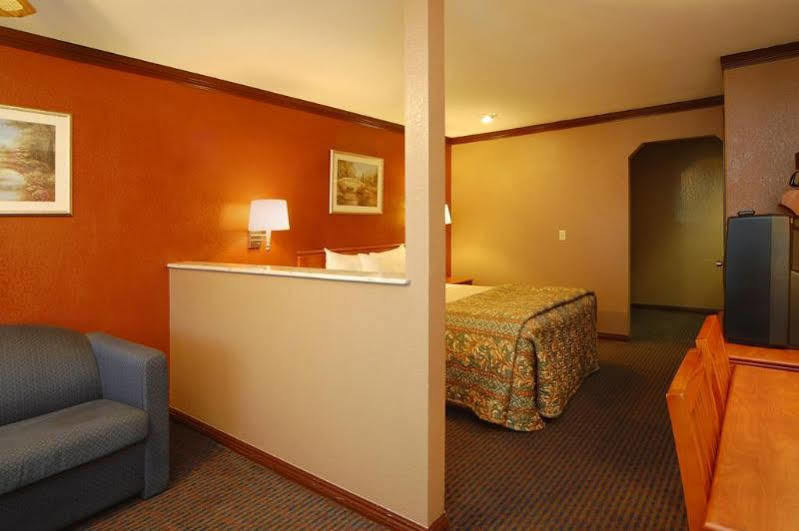 Days Inn By Wyndham Bishop Buitenkant foto