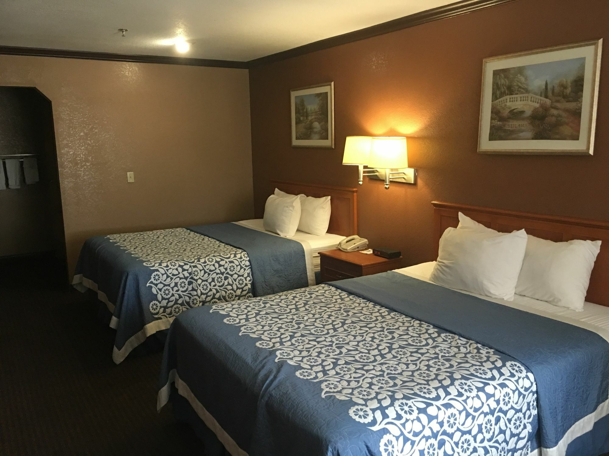 Days Inn By Wyndham Bishop Buitenkant foto